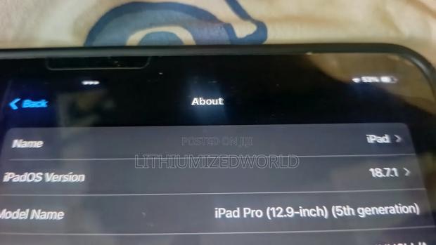 Apple iPad Pro (2022) 512 GB Black - thumbnail 2