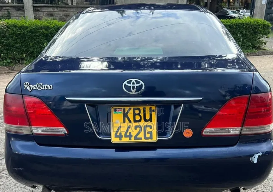 Toyota Crown Royale 2005 Blue