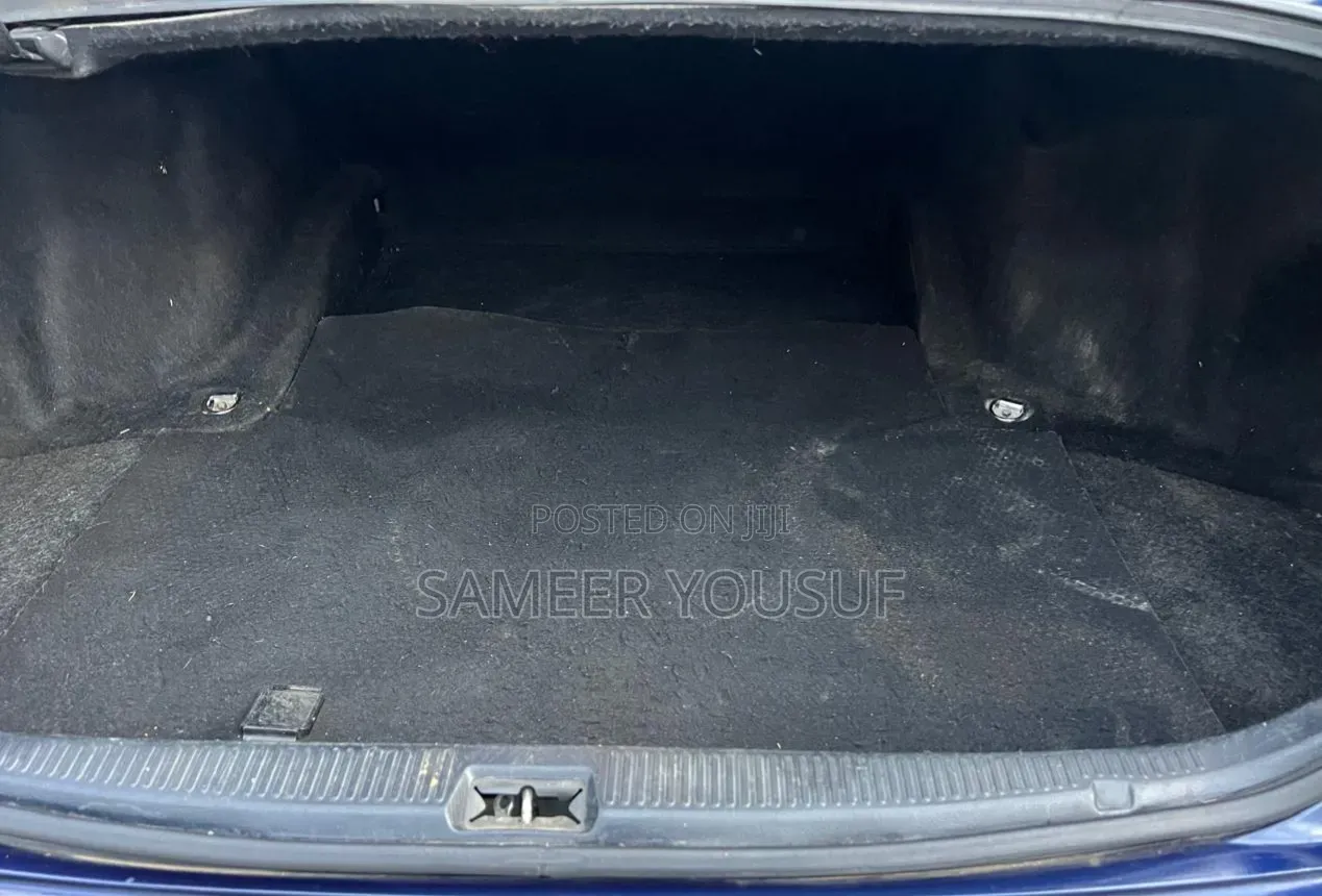 Toyota Crown Royale 2005 Blue