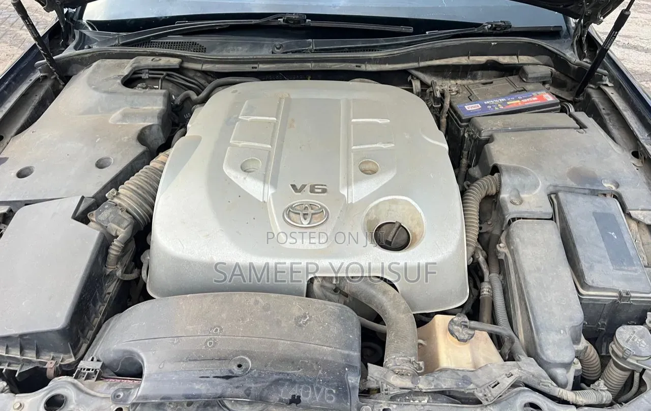 Toyota Crown Royale 2005 Blue