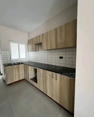 2bdrm Apartment in Gateway Mall Area for sale