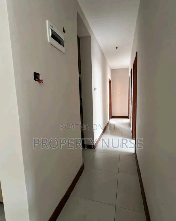 2bdrm Apartment in Gateway Mall Area for sale - thumbnail 6