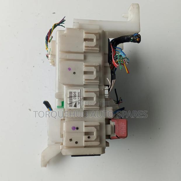 Toyota Corolla Rumion 2003 Fusebox - thumbnail 3
