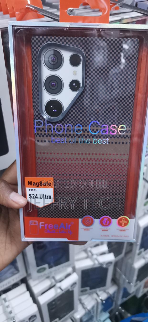 Free Air Carbon Fiber Case Designed for the Samsung Galaxy S24 Ultra