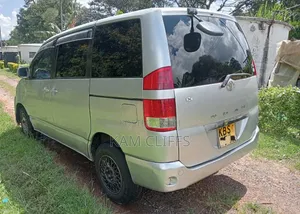 Toyota Noah 2005 Silver