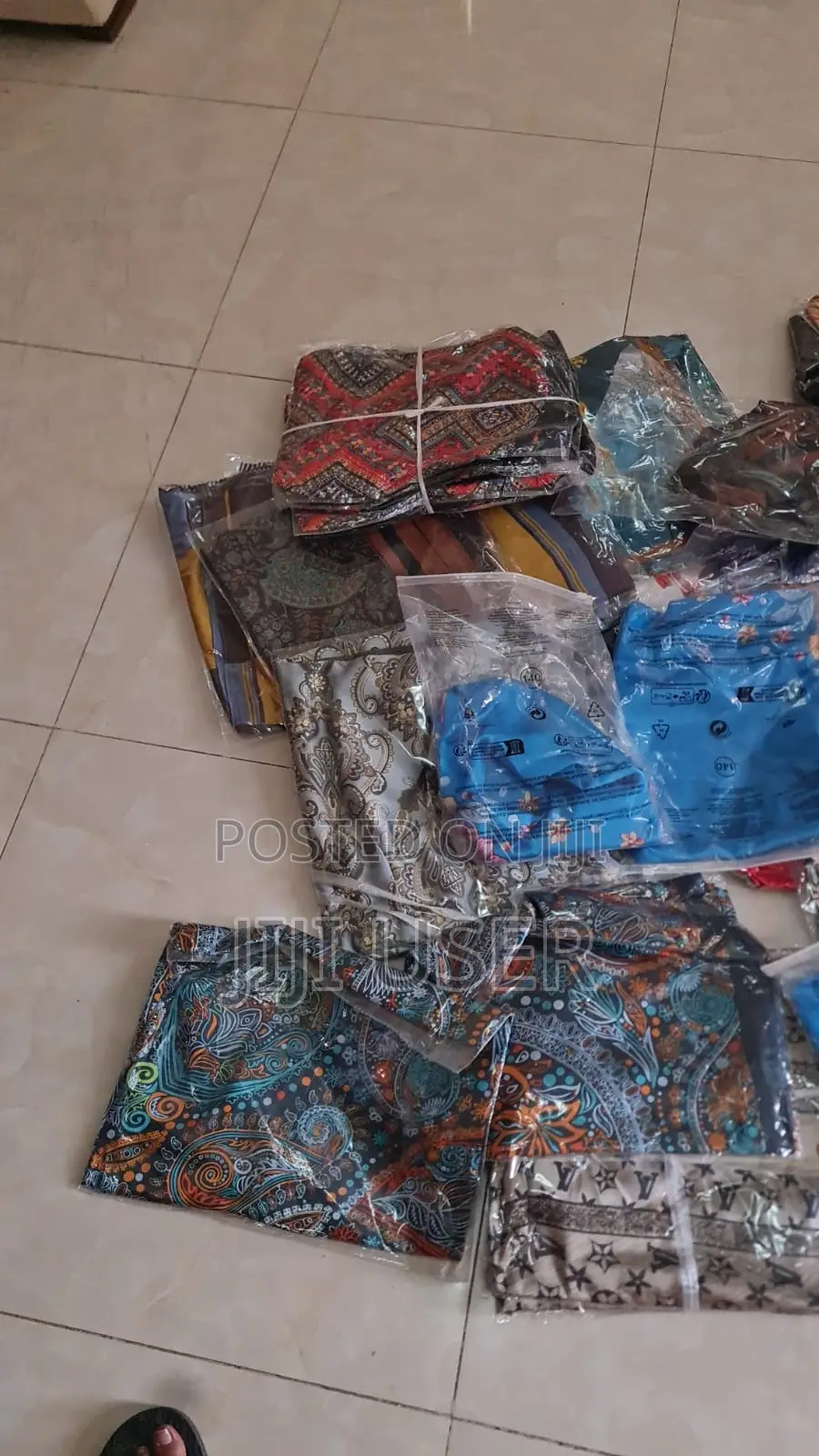 Fancy Silk Deras