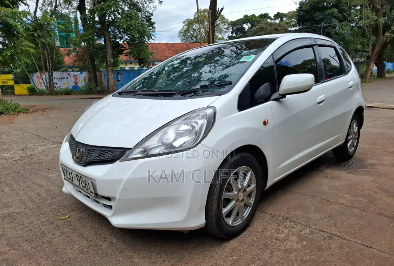 Honda Fit 2012 Off white