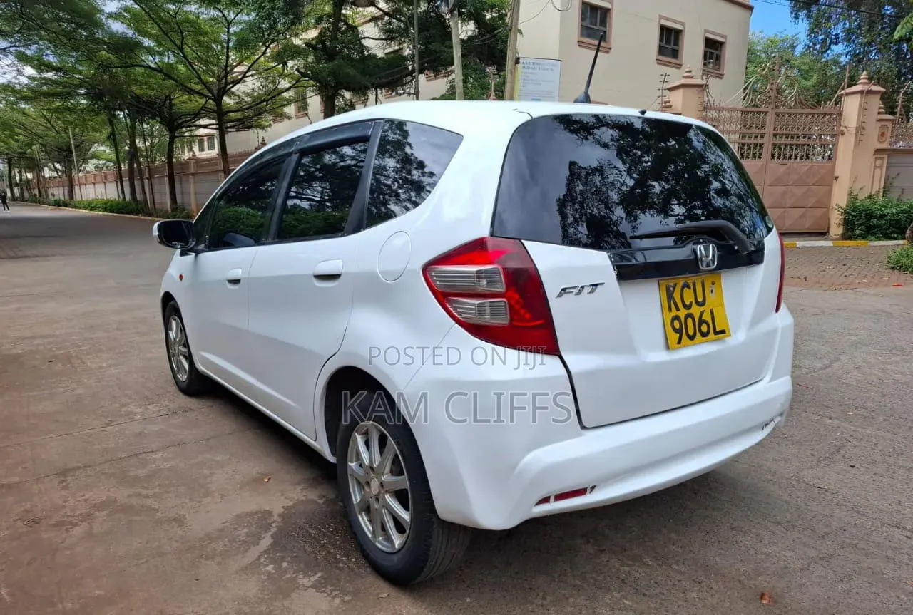 Honda Fit 2012 Off white