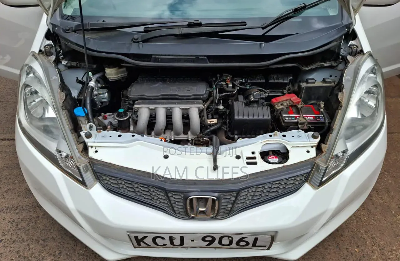 Honda Fit 2012 Off white