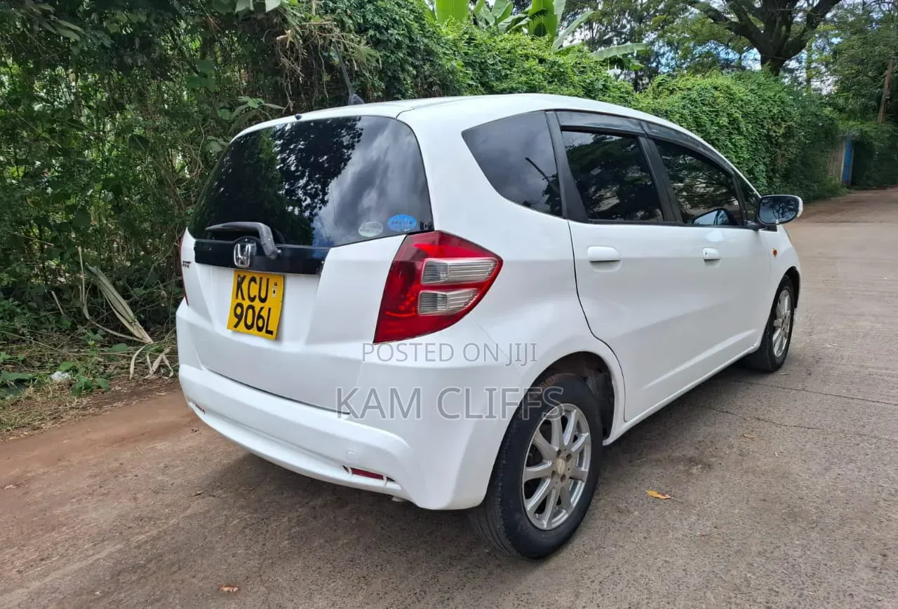 Honda Fit 2012 Off white
