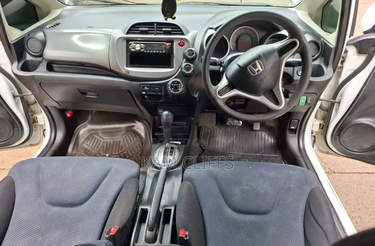 Honda Fit 2012 Off white