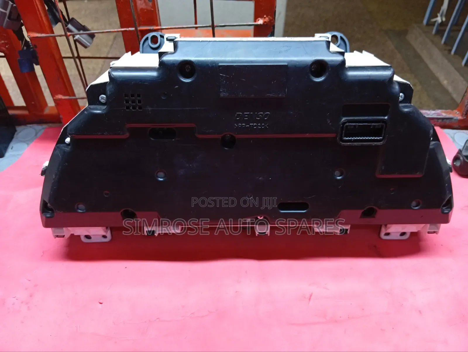Dashboard Clock Mark X Grx130 2011