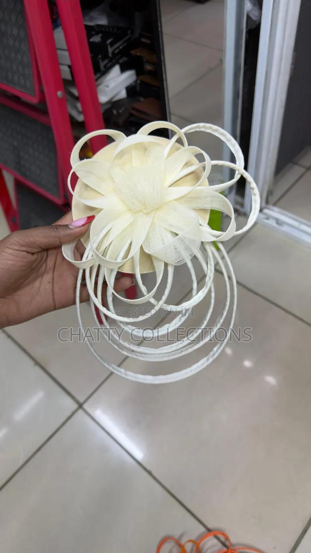 Cream White Big Elegant Ladies Fascinators / Headpiece