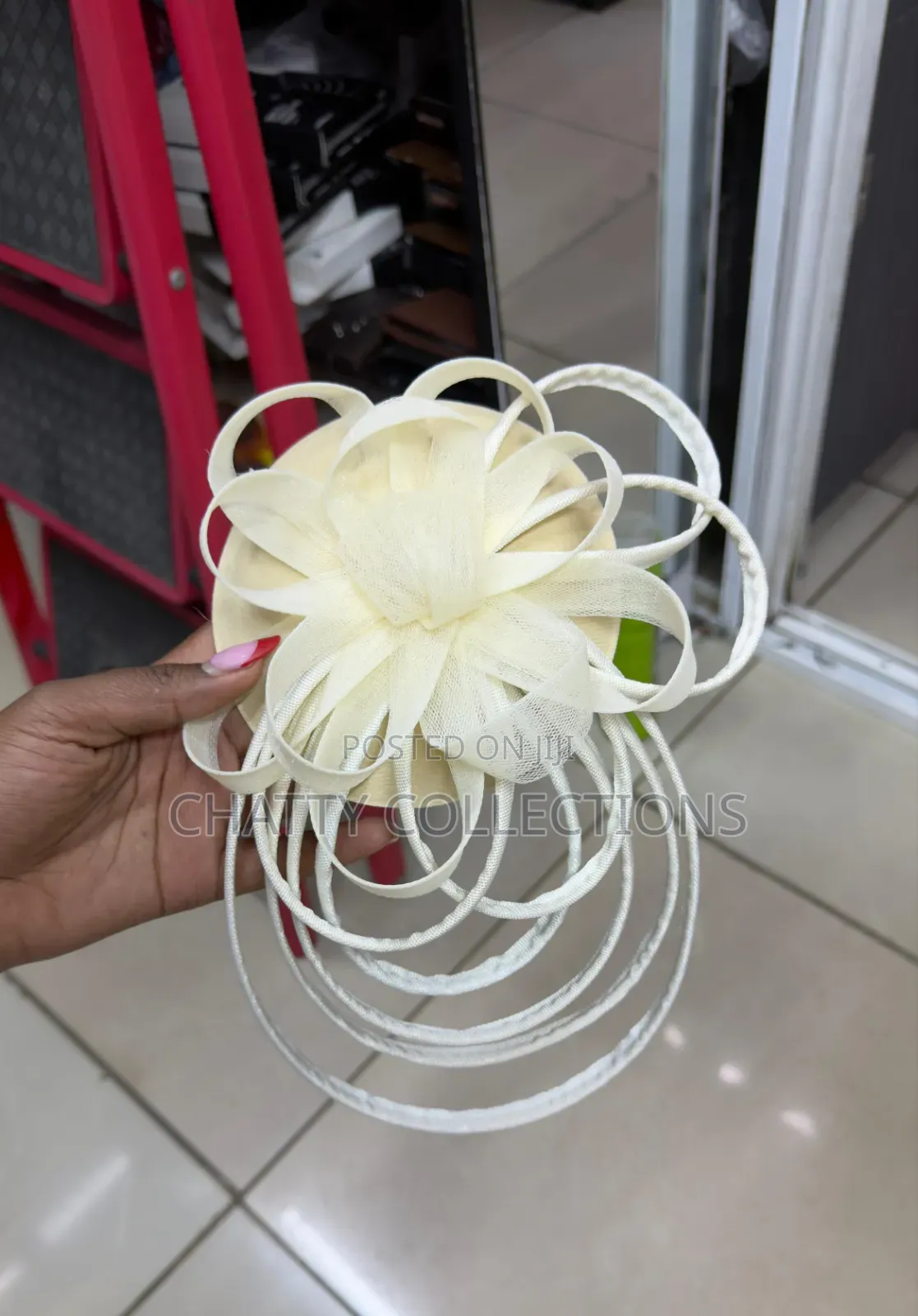 Cream White Big Elegant Ladies Fascinators / Headpiece