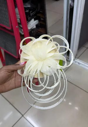 Cream White Big Elegant Ladies Fascinators / Headpiece