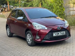 Toyota Vitz 2017 Red