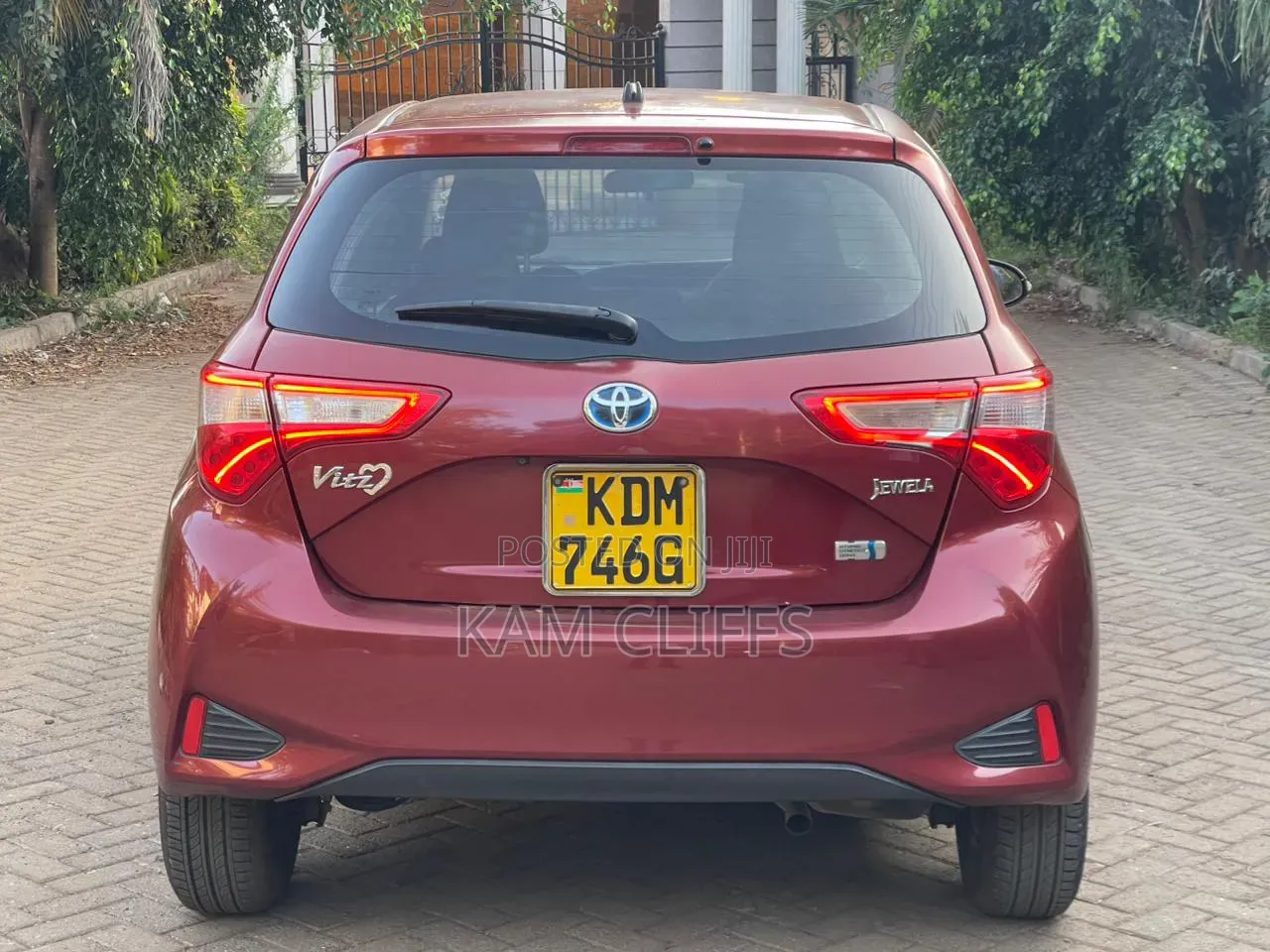 Toyota Vitz 2017 Red