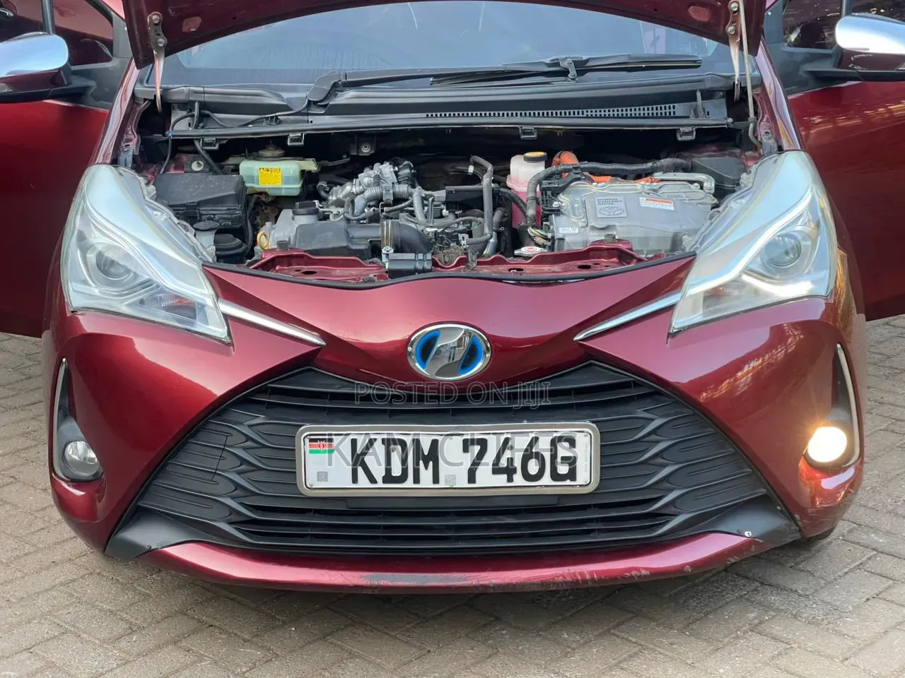 Toyota Vitz 2017 Red
