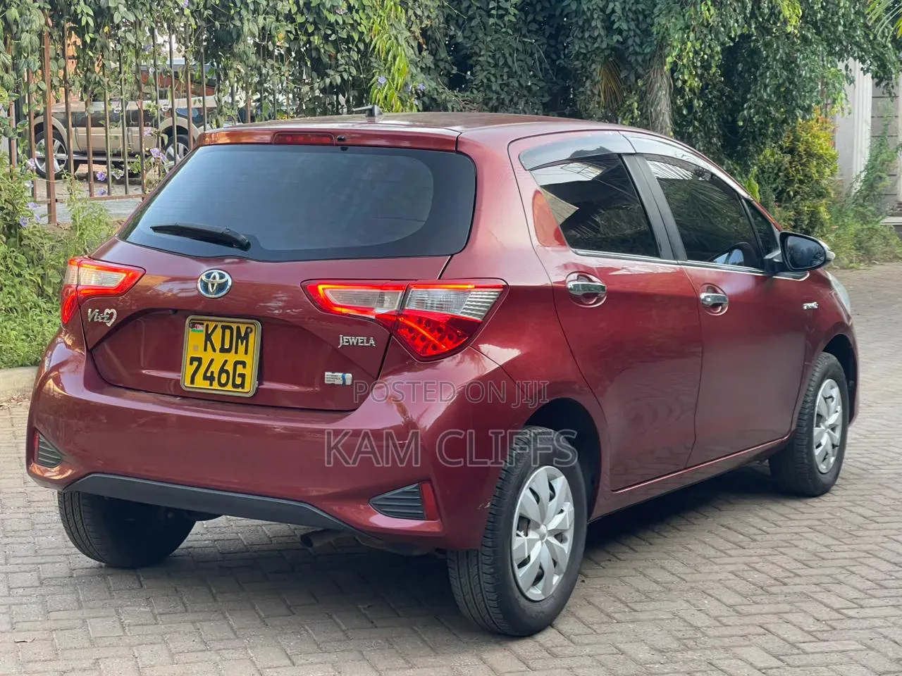 Toyota Vitz 2017 Red