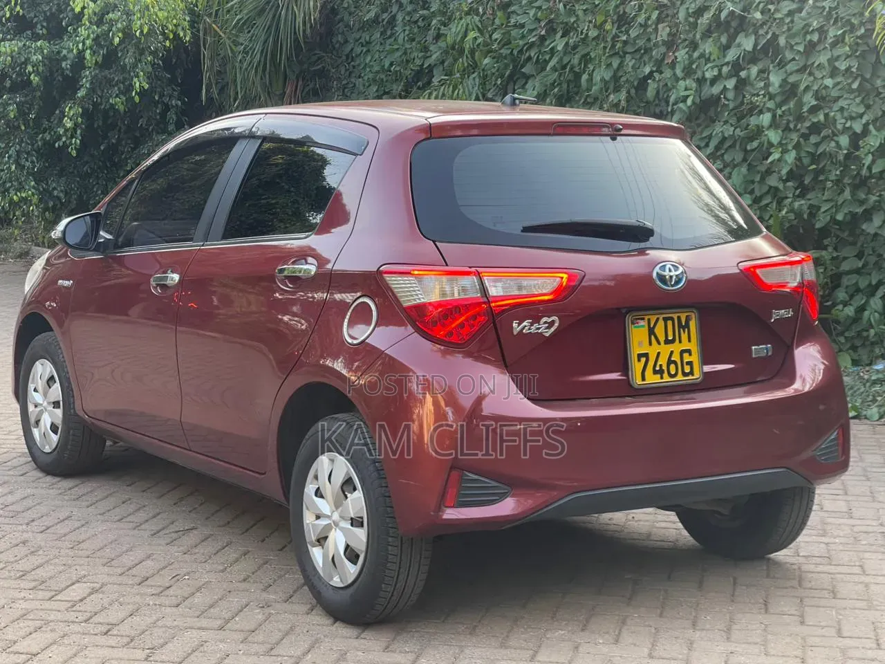 Toyota Vitz 2017 Red