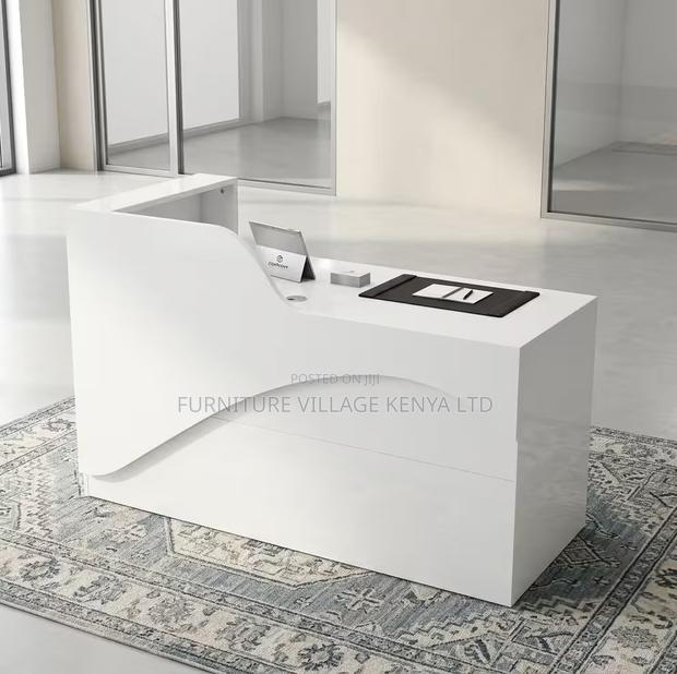 White Executive Office Waiting Desk - thumbnail 4
