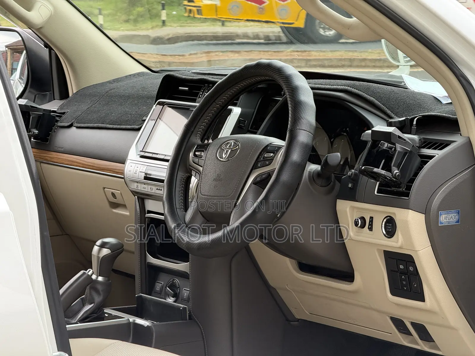 Toyota Land Cruiser Prado 2.7 2019 White