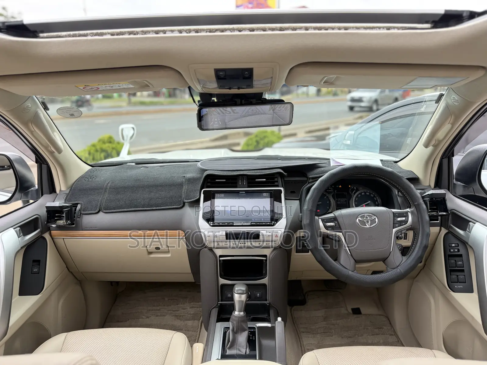 Toyota Land Cruiser Prado 2.7 2019 White