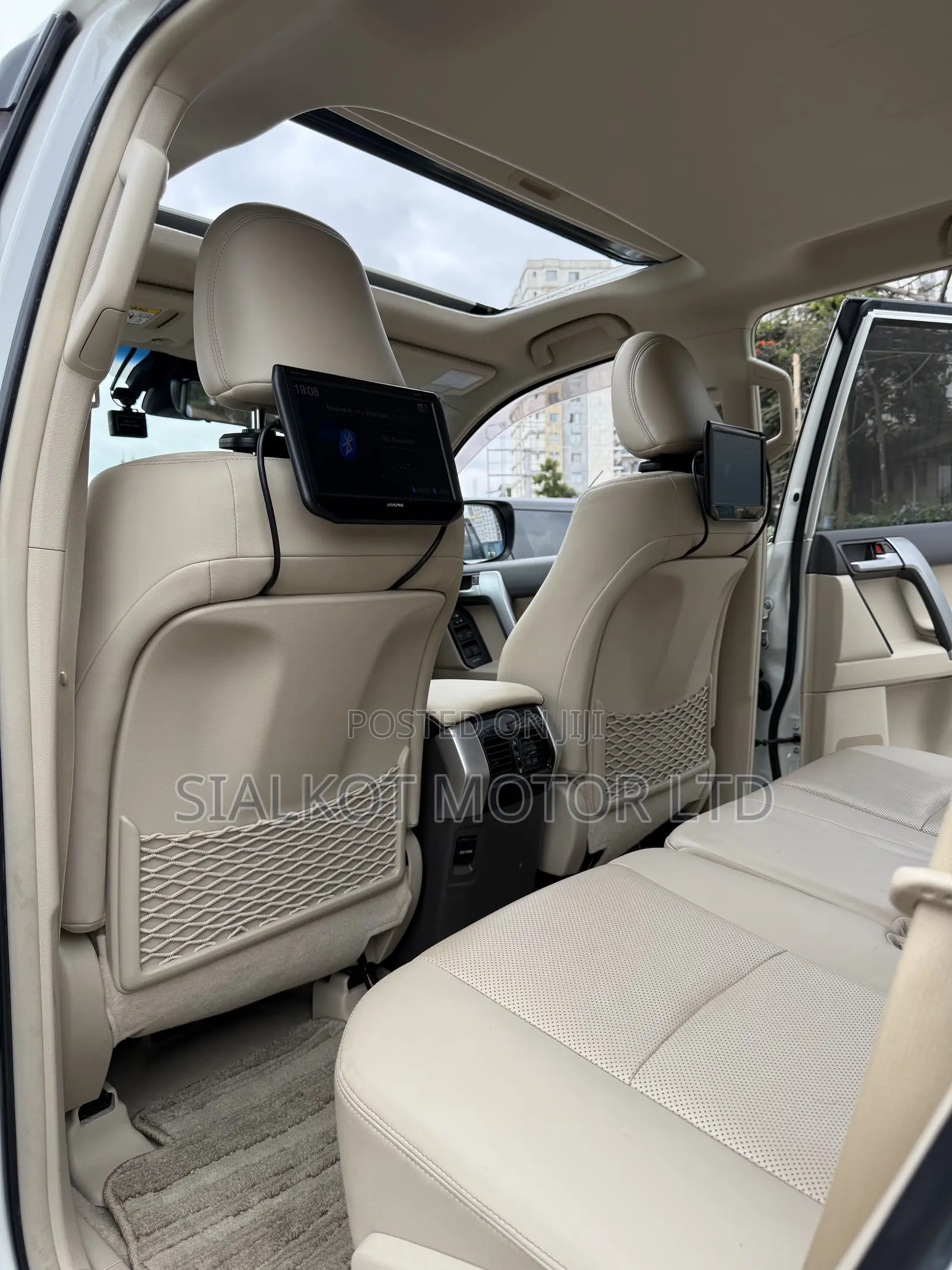 Toyota Land Cruiser Prado 2.7 2019 White