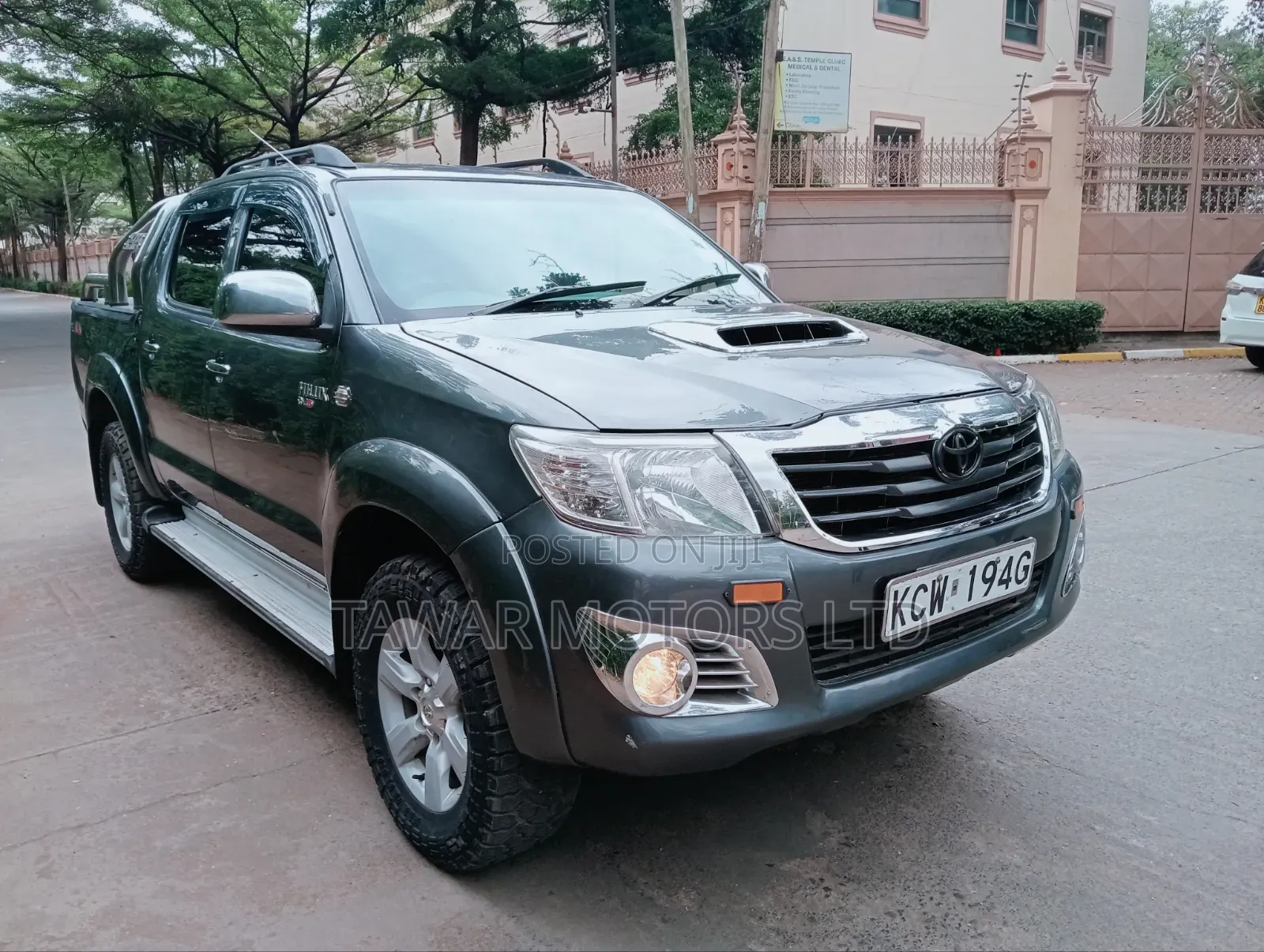 Toyota Hilux 2012 Gray