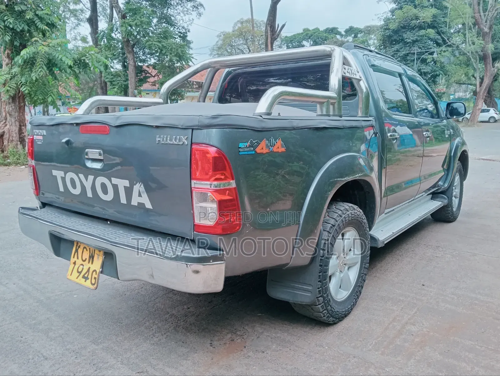 Toyota Hilux 2012 Gray