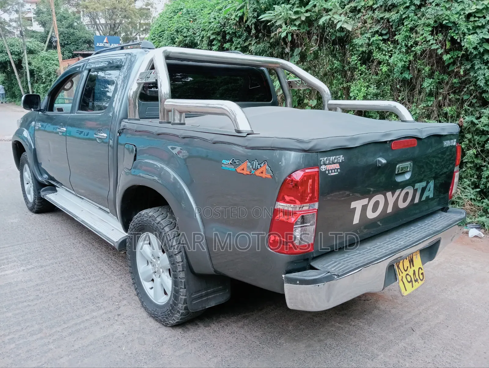 Toyota Hilux 2012 Gray