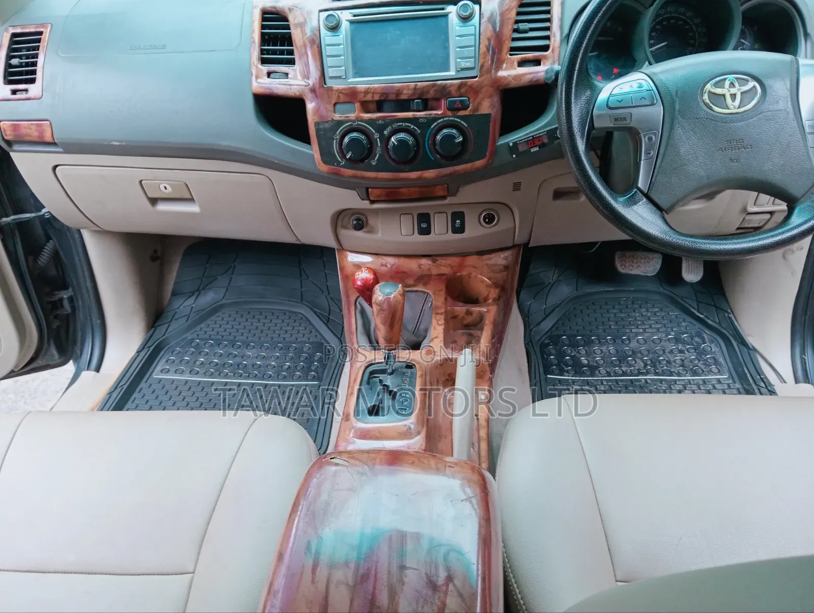 Toyota Hilux 2012 Gray