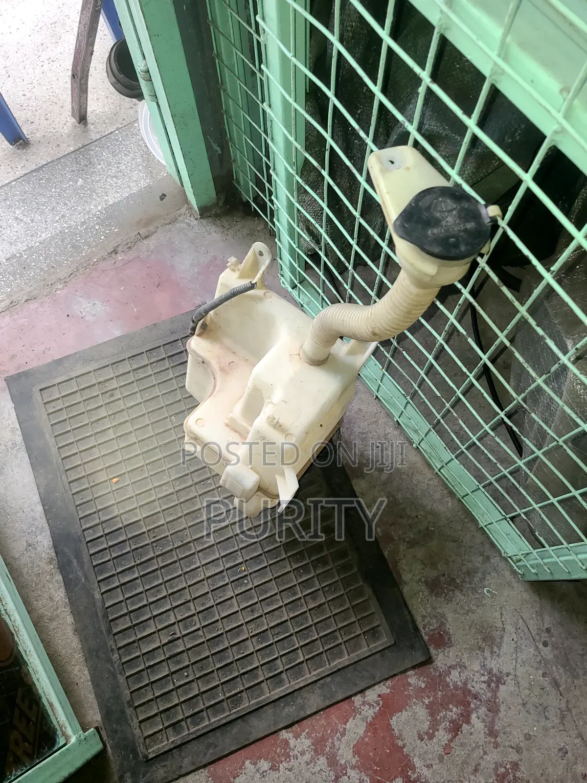 Harrier 240 Washer Bottle