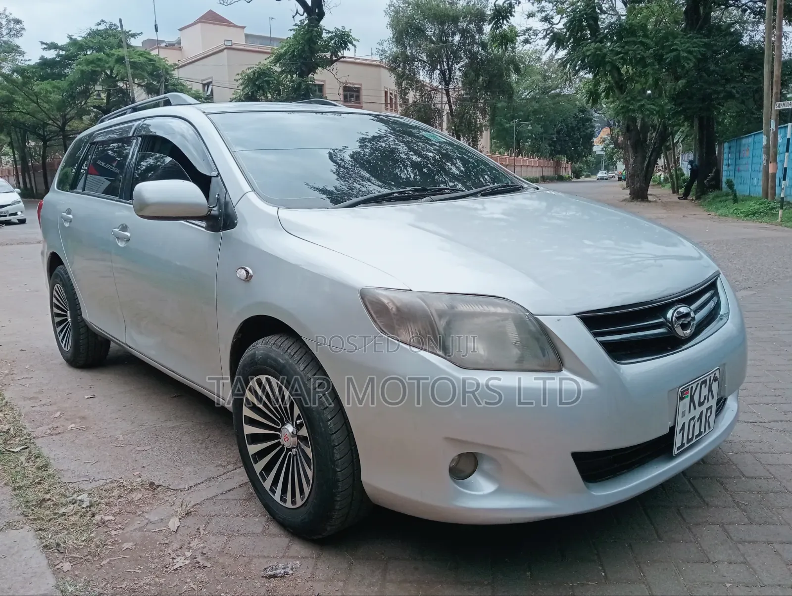 Toyota Corolla Fielder 2010 Silver