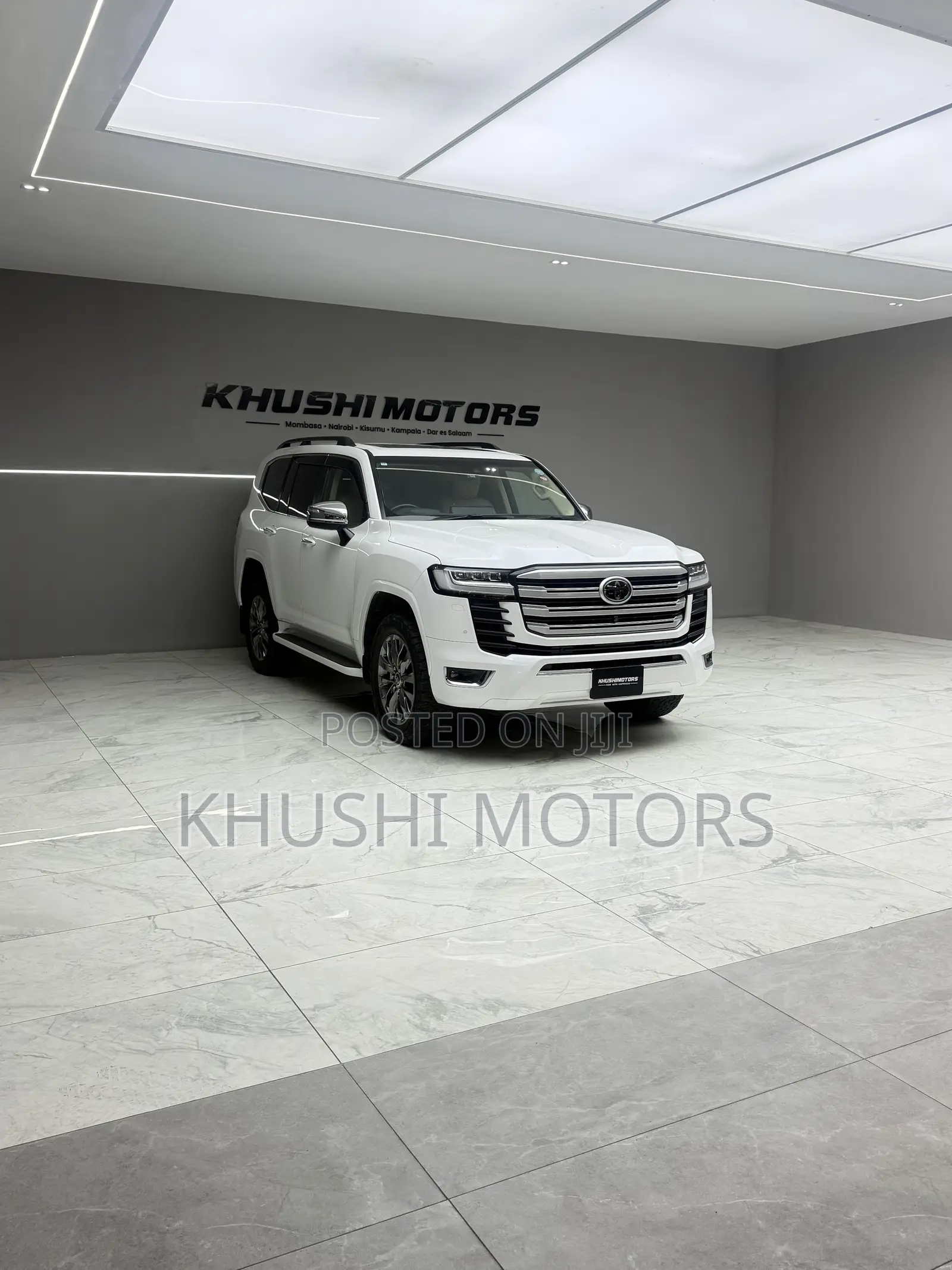 Toyota Land Cruiser LC300 2023 Pearl