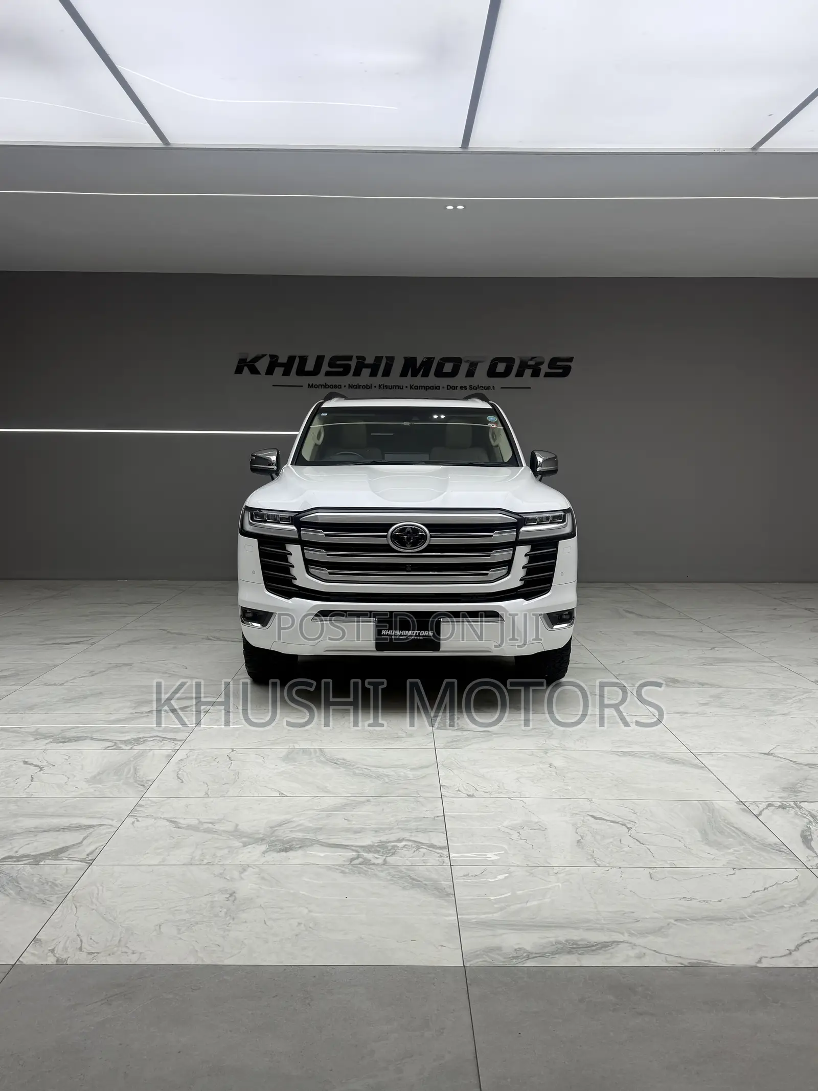 Toyota Land Cruiser LC300 2023 Pearl