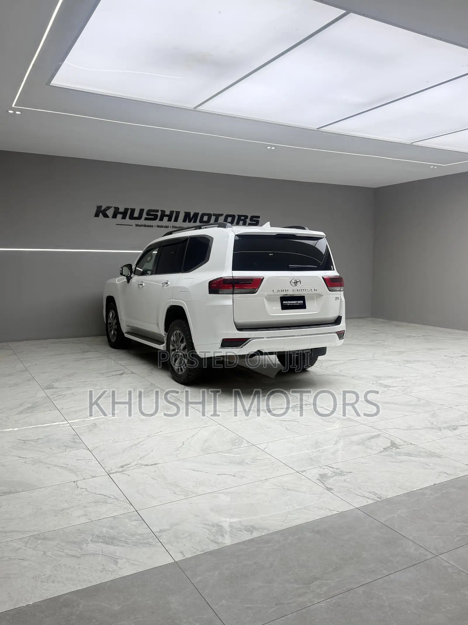 Toyota Land Cruiser LC300 2023 Pearl