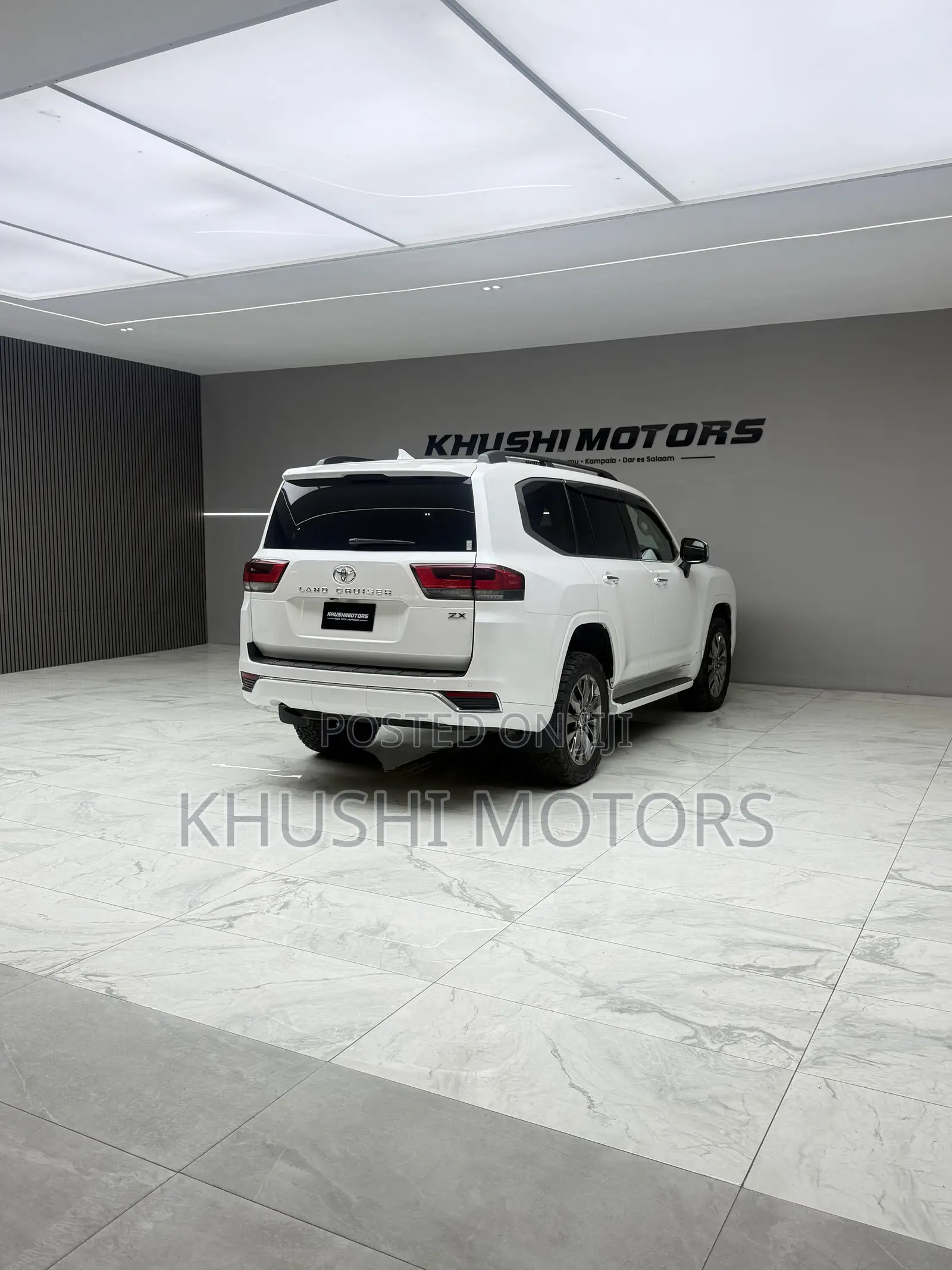Toyota Land Cruiser LC300 2023 Pearl