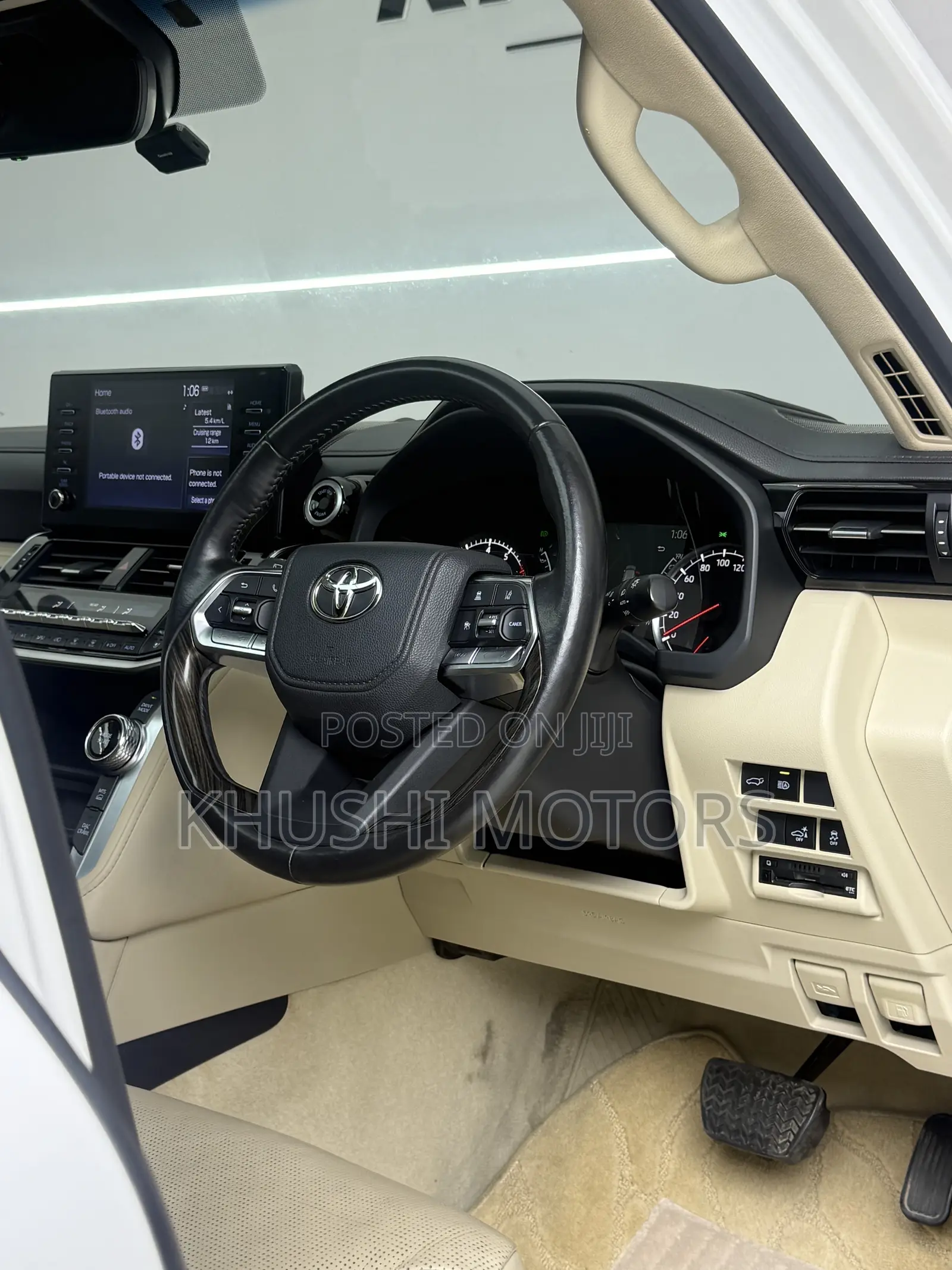 Toyota Land Cruiser LC300 2023 Pearl