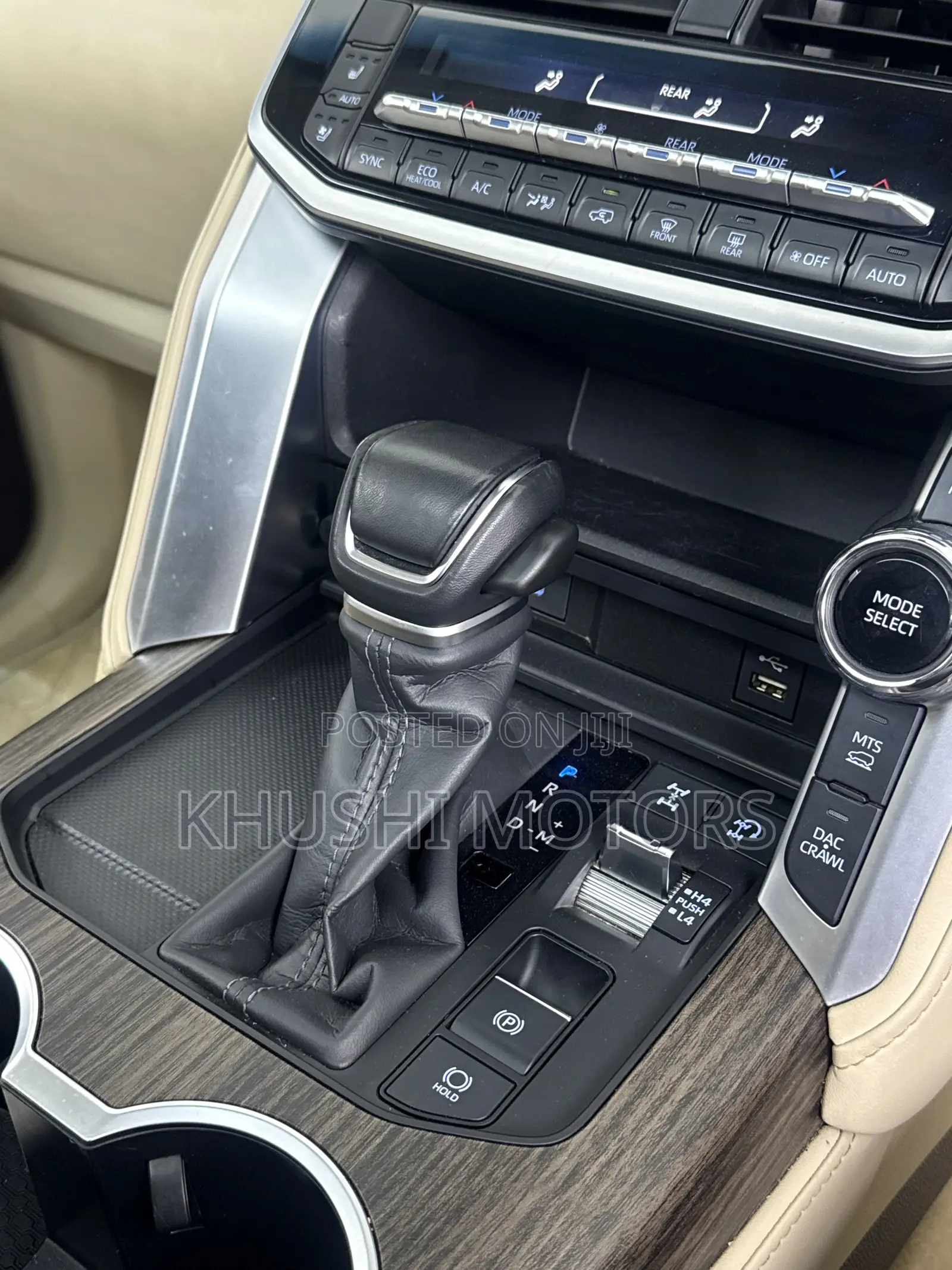 Toyota Land Cruiser LC300 2023 Pearl