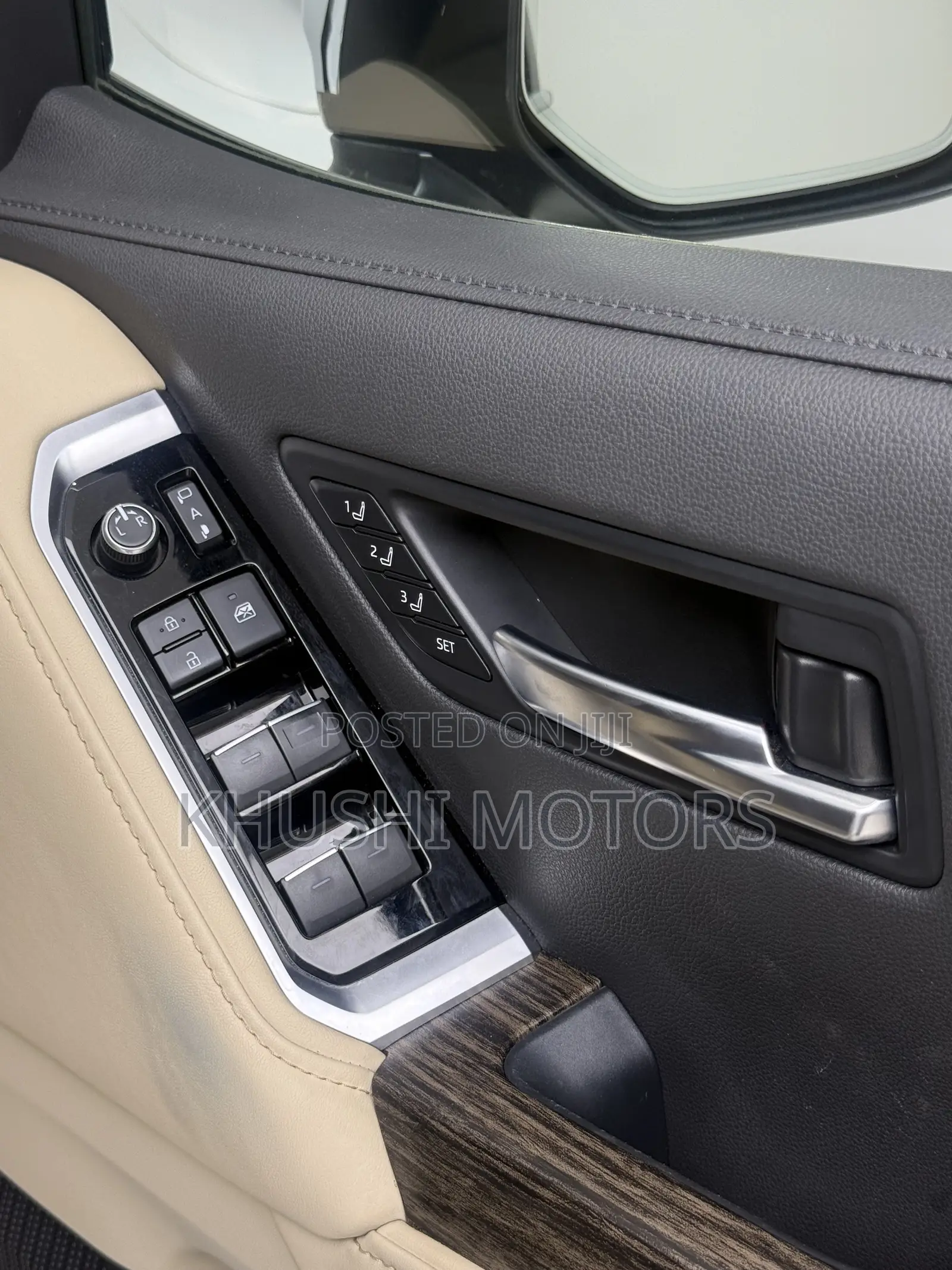 Toyota Land Cruiser LC300 2023 Pearl