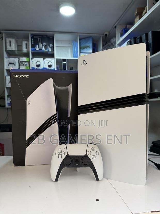 Slightly Used Ps5 Pro - thumbnail 4