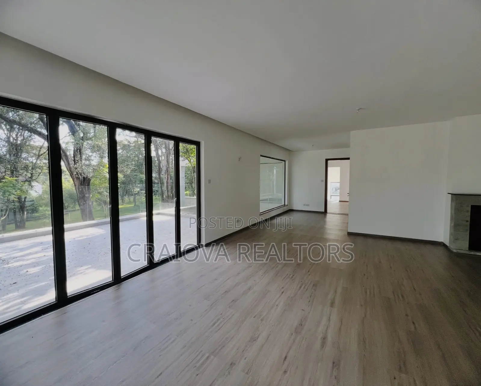 5bdrm Villa in Hardy for sale