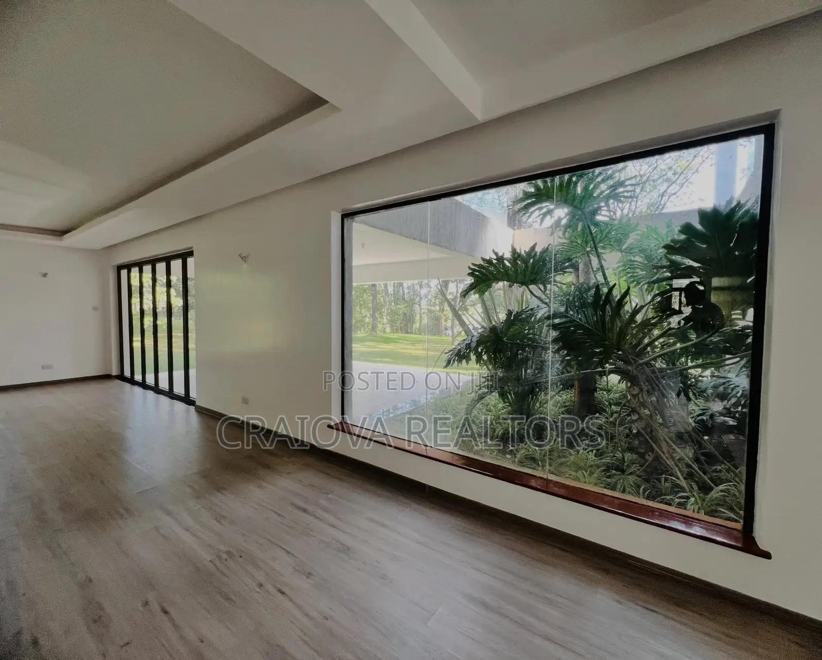 5bdrm Villa in Hardy for sale