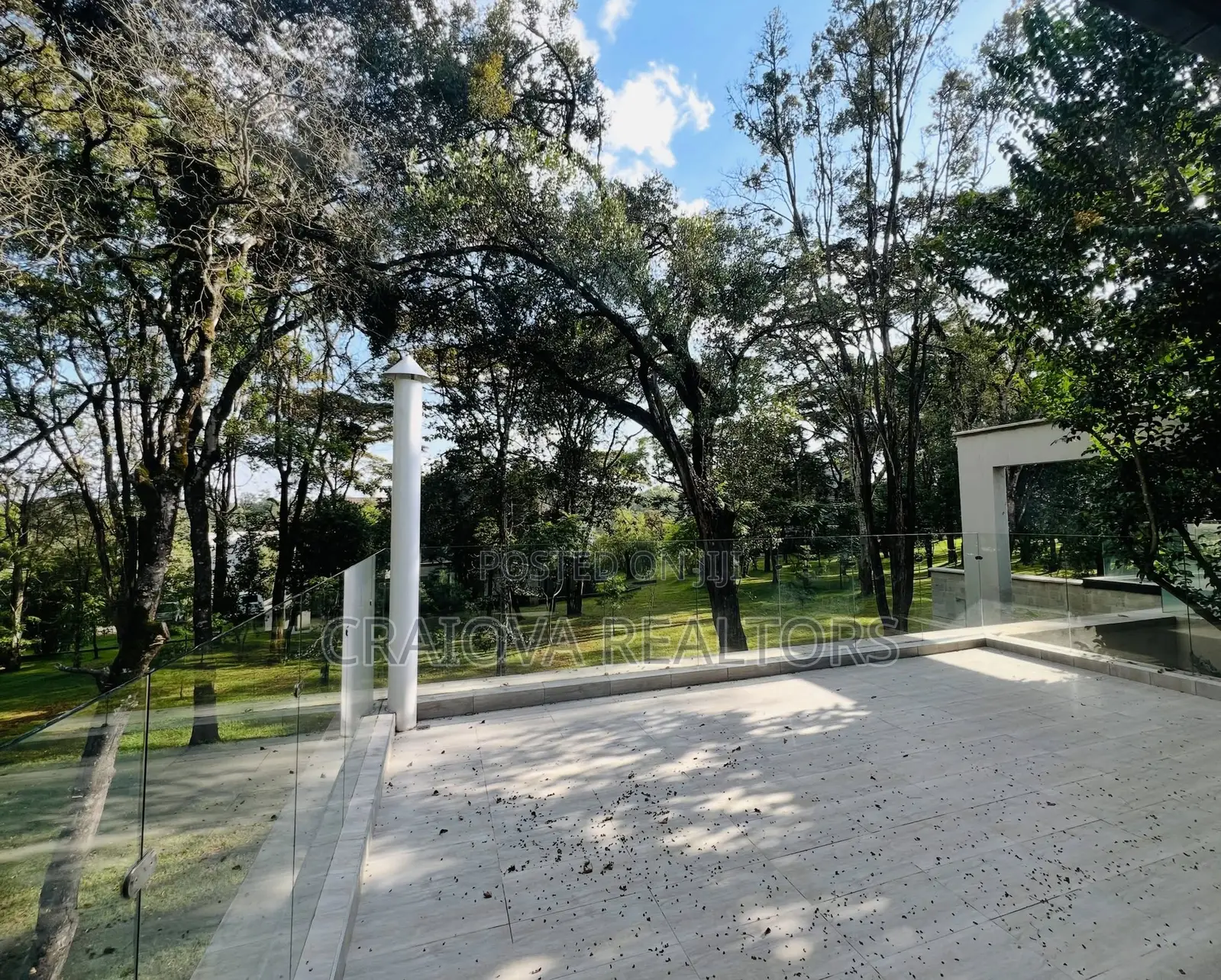 5bdrm Villa in Hardy for sale