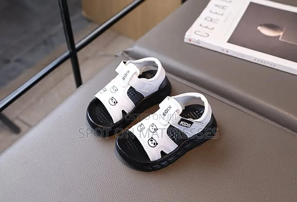 Kids' Unisex Sandals Black and White. Delivery Services Available.