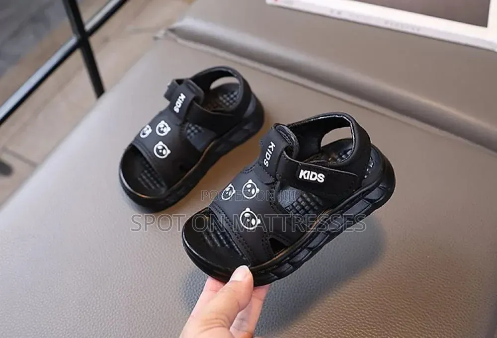 Kids' Unisex Sandals Black and White. Delivery Services Available.