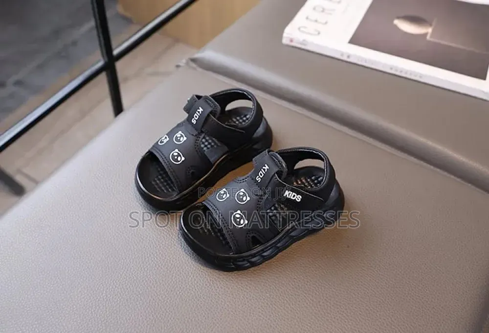 Kids' Unisex Sandals Black and White. Delivery Services Available.