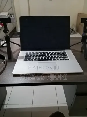 Laptop Apple MacBook Pro 16GB Intel Core i7 SSD 256GB