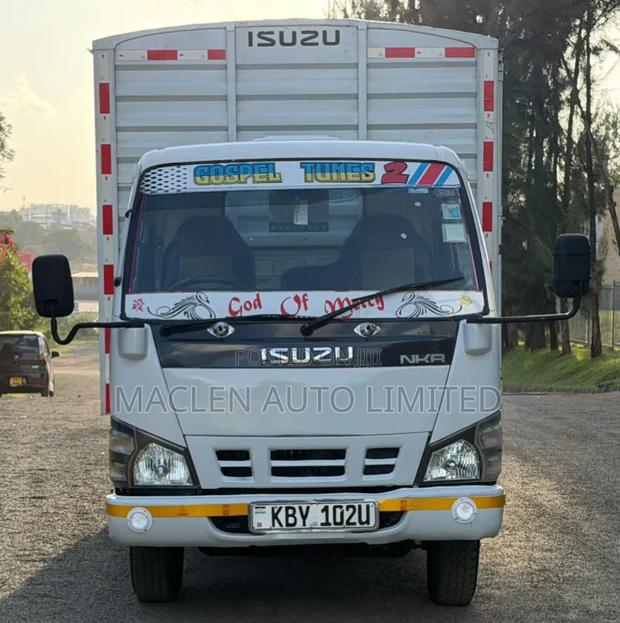 Isuzu NKR 2014